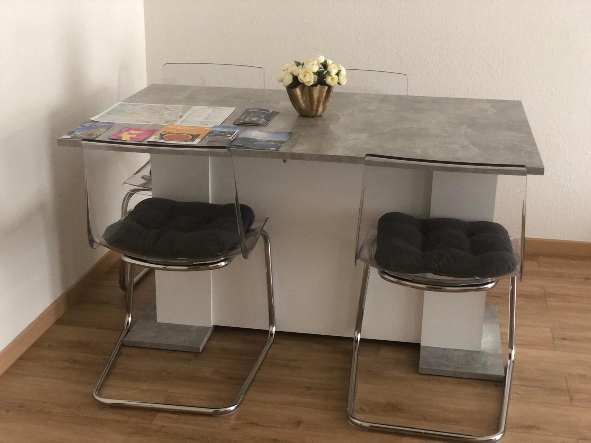Superbe Equipe, Coins Cosy A Gare, 50m2, Parking Prive, Balcon, 2p * Metz